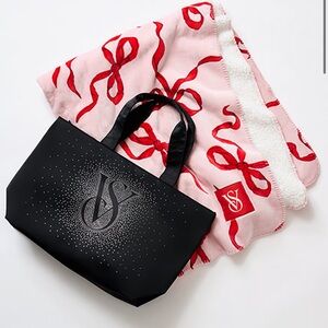 NWT VICTORIA'S SECRET
Shine Tote Bag + Cozy Blanket